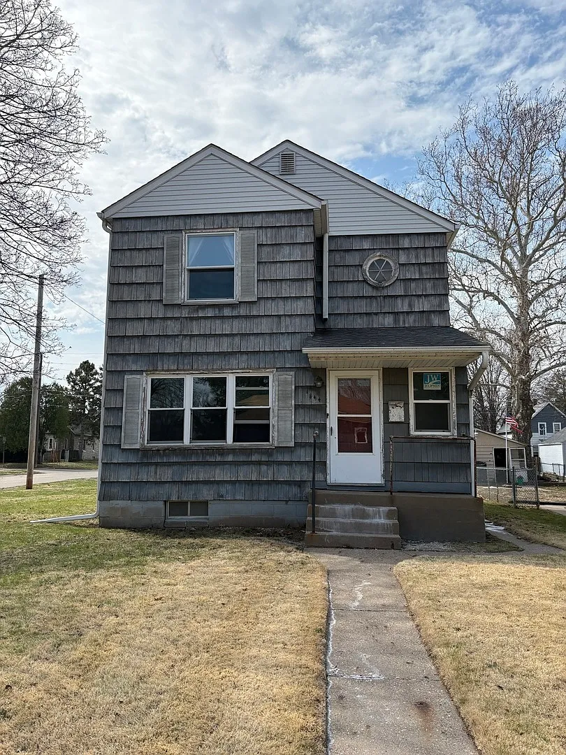 1444 43rd St photo 1
