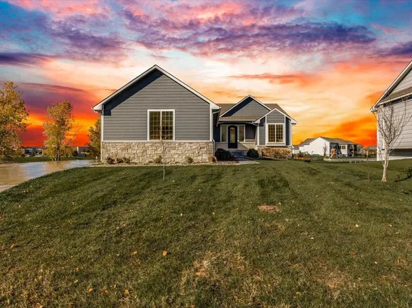 2305 N Lakeside Cir, Andover, KS 67002