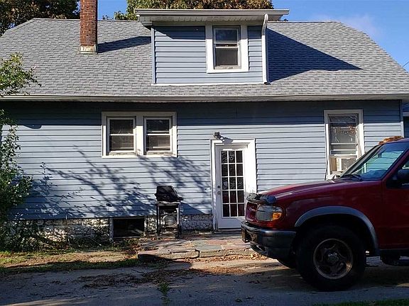 3rd image of 12 Union Ave