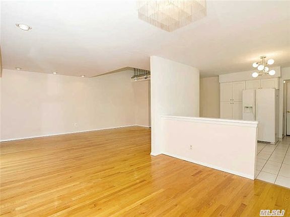 5th image of 11 Hampton Way