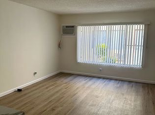 15526 Nordhoff St #E35, North Hills, CA 91343