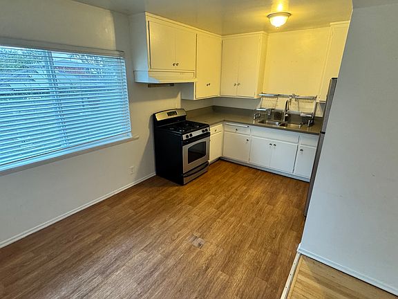 5th image of 1501 Pearl St APT 8