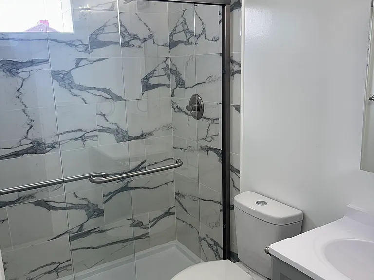 Full 2nd floor bathroom