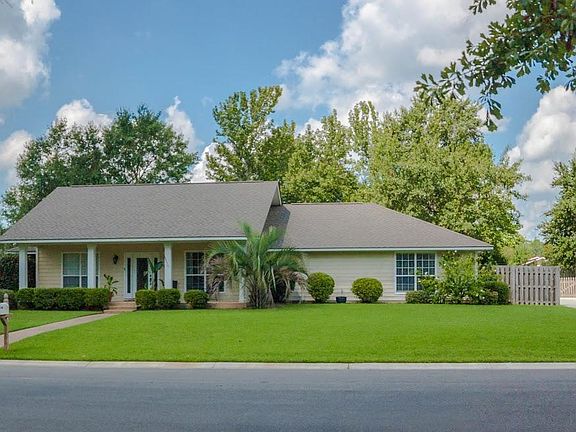 2nd image of 479 Cove Dr
