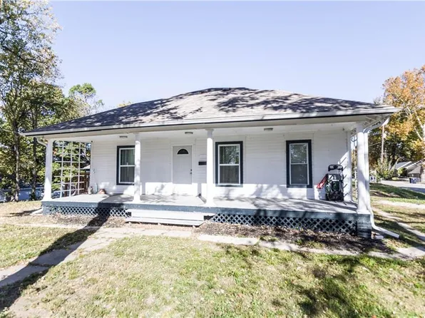 4540 NE 38th St, Kansas City, MO 64117