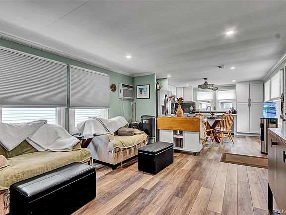 5th image of 164 Village Circle W