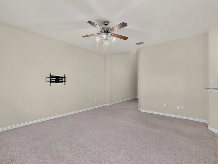 8712 San Bernard St — Photo 12