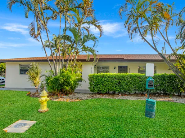 1931 Doffer Ln, North Palm Beach, FL 33408