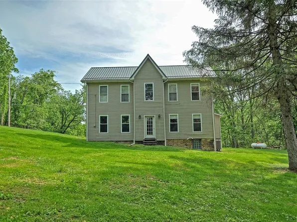 360 Washington Ave, Hickory, PA 15340