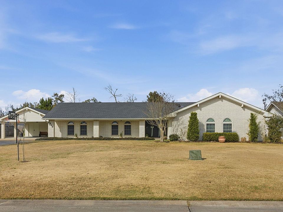 1st image of 1518 S Chateau Cir