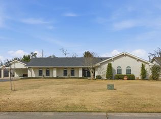 1518 S Chateau Cir, Lake Charles, LA 70605