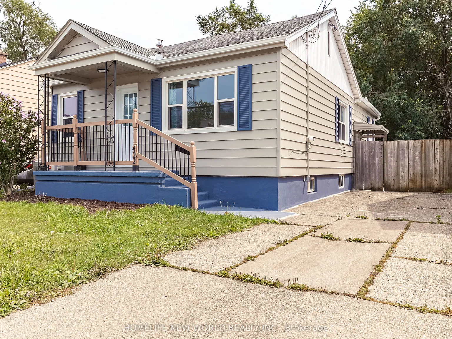 3 bed, $2,100 — Photo 2