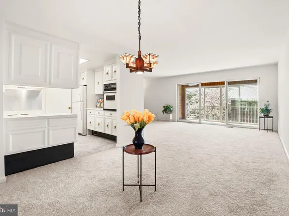 3350 Gleneagles Dr #70-2B, Silver Spring, MD 20906