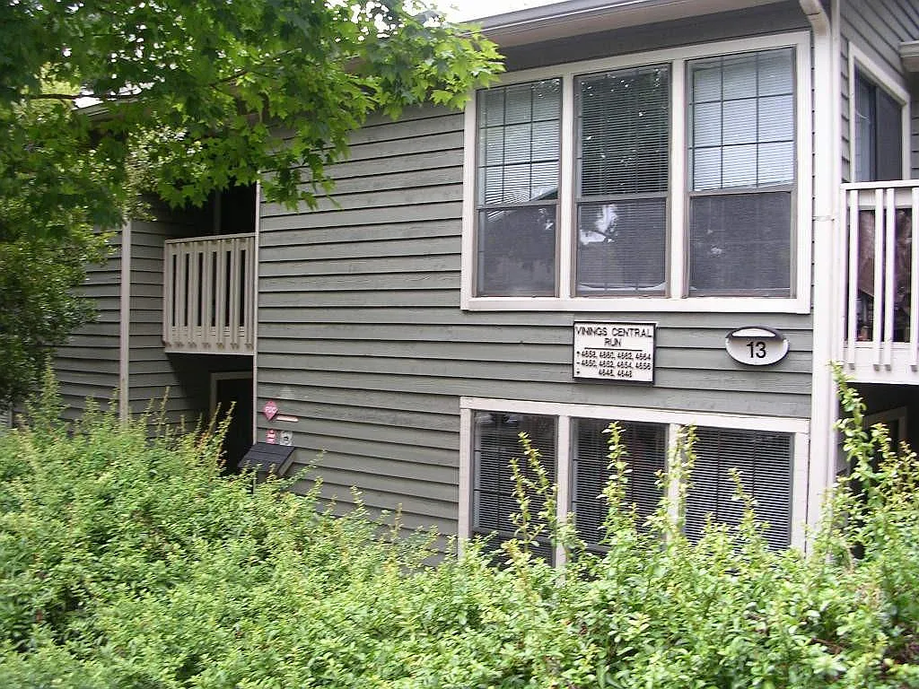 2 bed, 2.0 bath, 1270 sqft, $1,800 — Photo 3