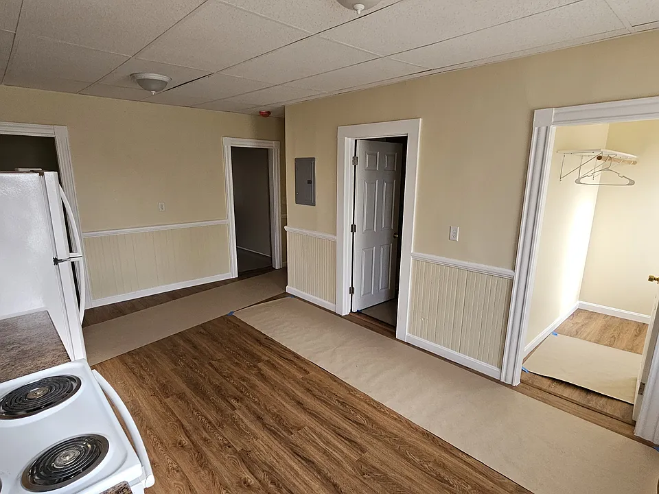 8 Robinson St #2R
