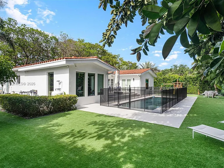 510 Bargello Ave — Photo 28