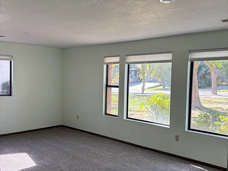 750 N Locust St — Photo 8