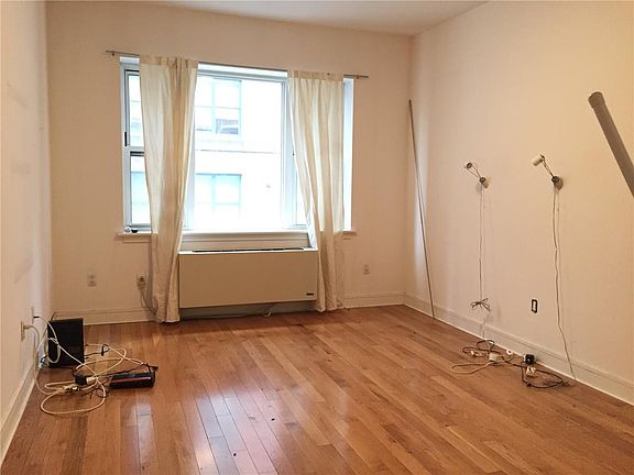 5th image of 4126 27th St APT 3F