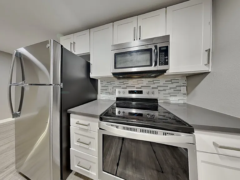1105 S Woodlawn St #1 — Photo 26