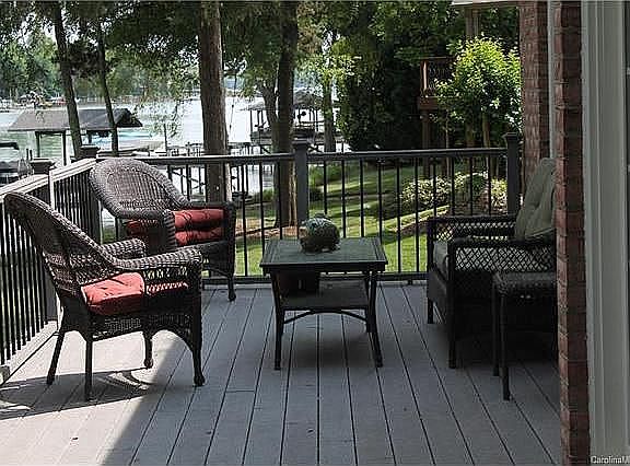 4th image of 108 Pebble Brook Ln