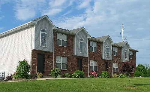2 bed, 1.5 bath, 1280 sqft, $1,475 — Photo 1