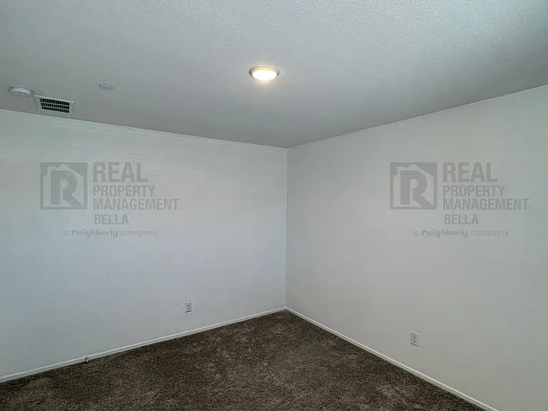 2807 Moonshimmer St — Photo 35