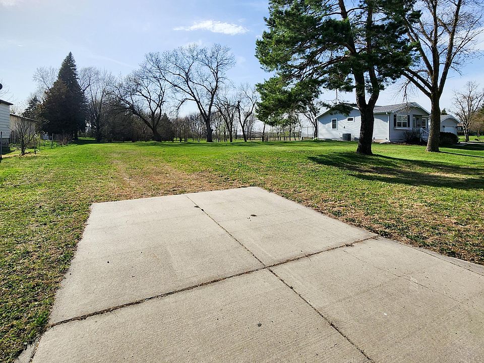 1st image of 406 11th St N