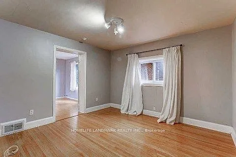 109 Poyntz Ave N — Photo 8