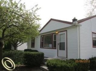 230 Rivard Blvd, Waterford, MI 48327