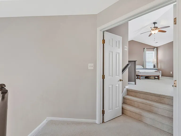 611 Curtin Pl SE — Photo 23