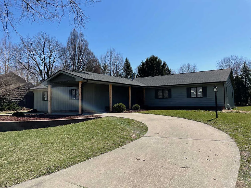 907 Barclay Ct photo 1