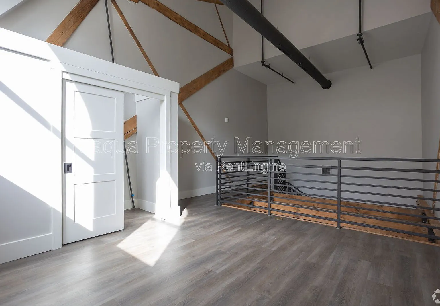 1 bed, 1.0 bath, 1172 sqft, $2,414 — Photo 2