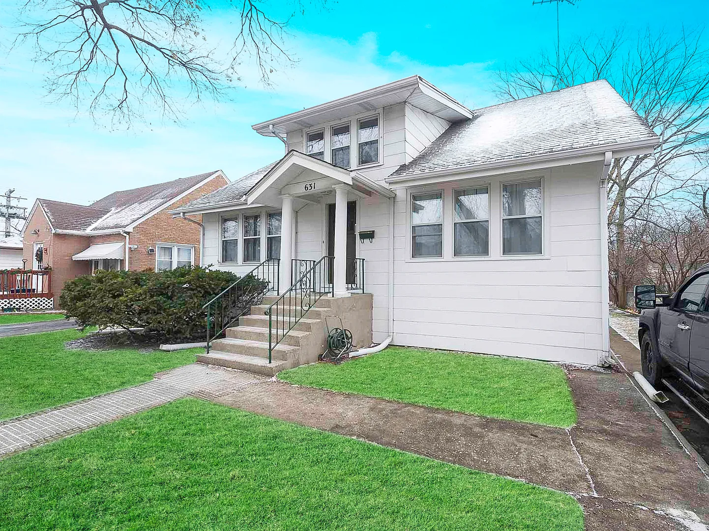 631 Lorraine Ave photo 1