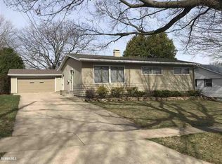 216 N Bellaire Ave, Freeport, IL 61032