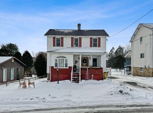40 Penn Ave, Revloc, PA 15948