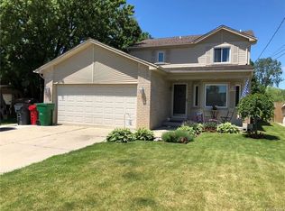 34225 Jefferson Ave, Harrison Township, MI