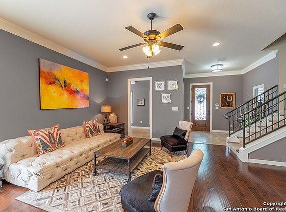 5th image of 939 Hayselton Ave