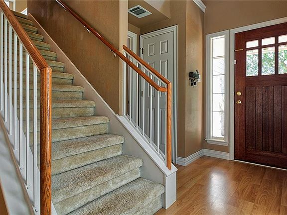 5th image of 2715 Greenlee Dr