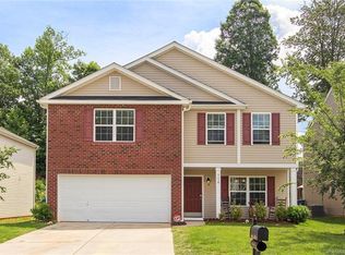 9520 Eagle Feathers Dr, Charlotte, NC 28214