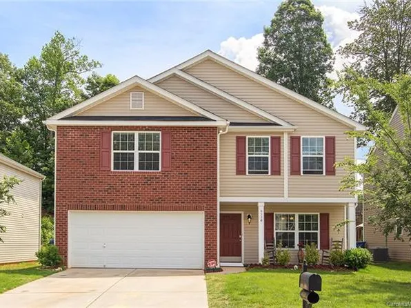 9520 Eagle Feathers Dr, Charlotte, NC 28214