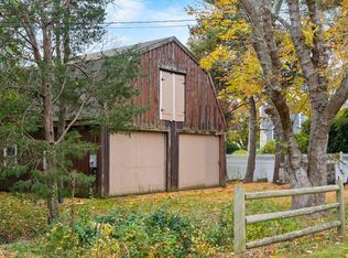 4 Captains Ln, Mattapoisett, MA 02739