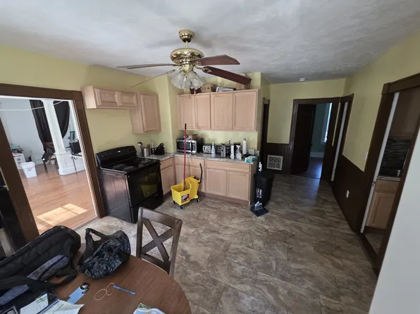 19 4th Ave Floor 3, Woonsocket, RI 02895