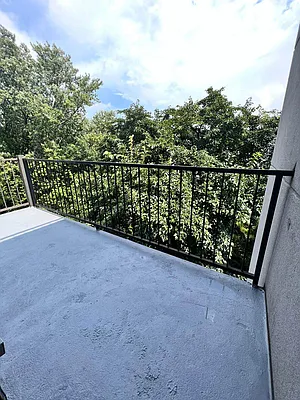 Rented by ERNY LLC | media 17