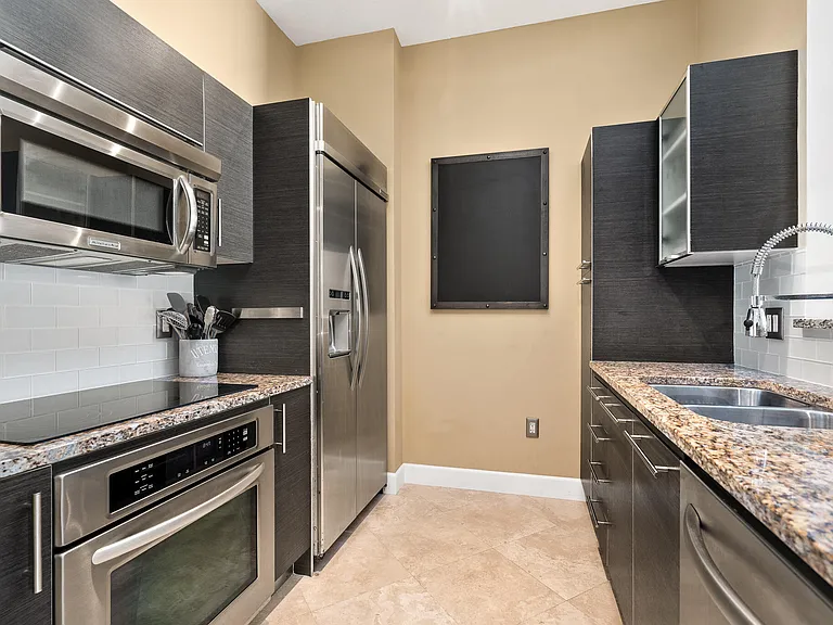 550 Okeechobee Blvd #MPH-16 — Photo 9