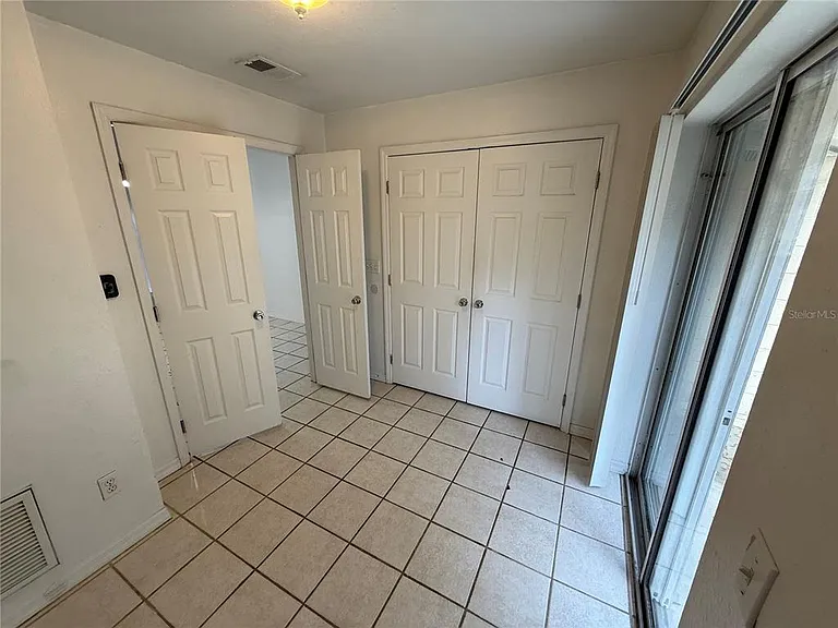9515 SW 31st Ct — Photo 8