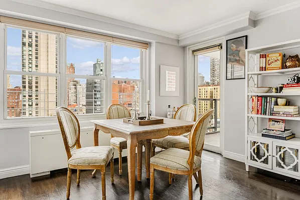 Sold by Compass | media 17