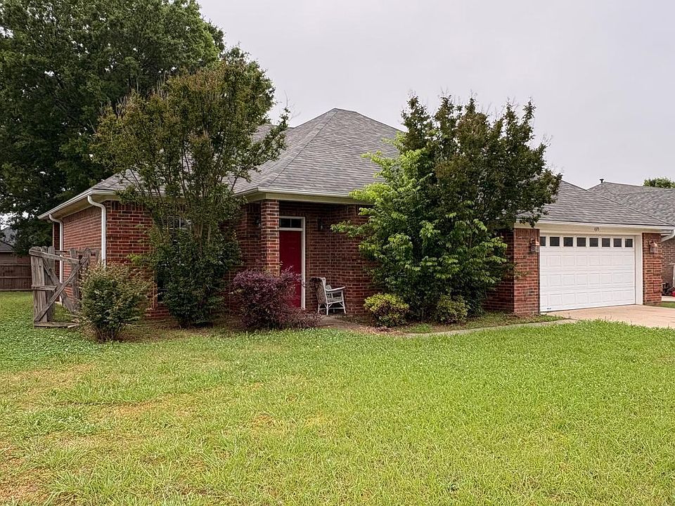 1st image of 1695 Jasmine Ln