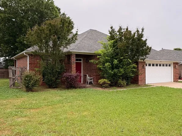 1695 Jasmine Ln, Conway, AR 72034