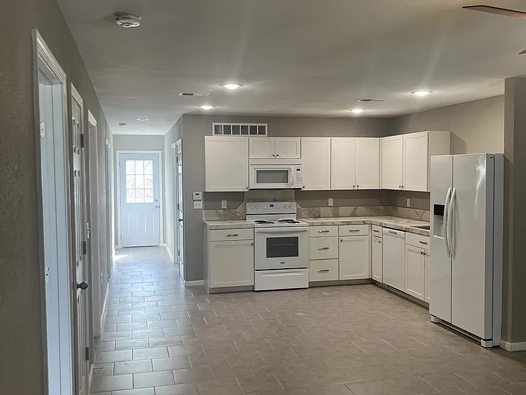 511 N Main St #B — Photo 4
