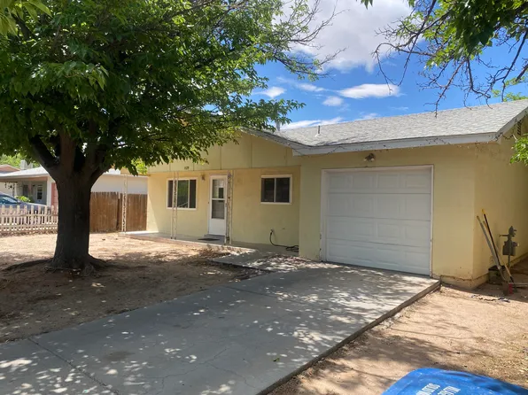 1129 Pine Ct SE, Los Lunas, NM 87031